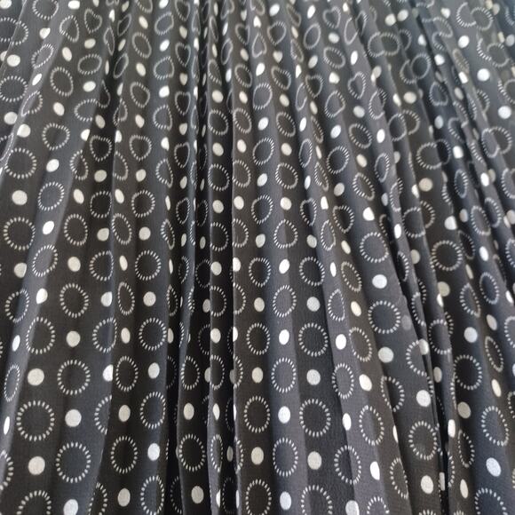 Wilfred Aritzia Pleated Skirt Women M Black Polka Dot Midi Classic Office - Picture 3 of 7